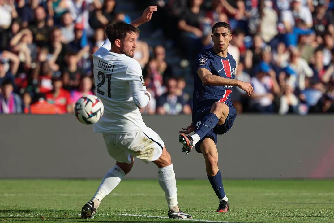 开云官网-巴黎圣日耳曼战平曼联，格列兹曼梅开二度意甲的简单介绍